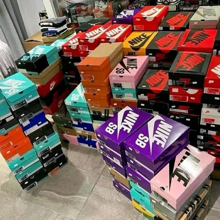 Nike Shoes Liquidation Pallets | Authentic Nike sneakers pallets 100 pairs per pallet