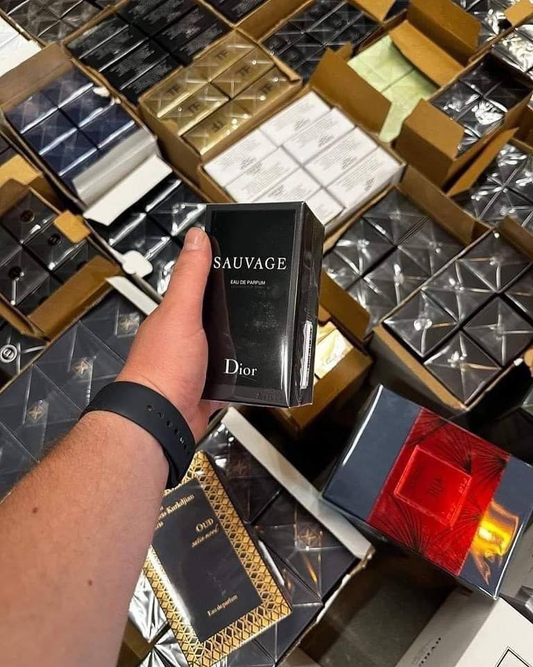 Authentic Perfume Pallet liquidation | Premium mixed Perfumes Pallets liquidation – Bild 3