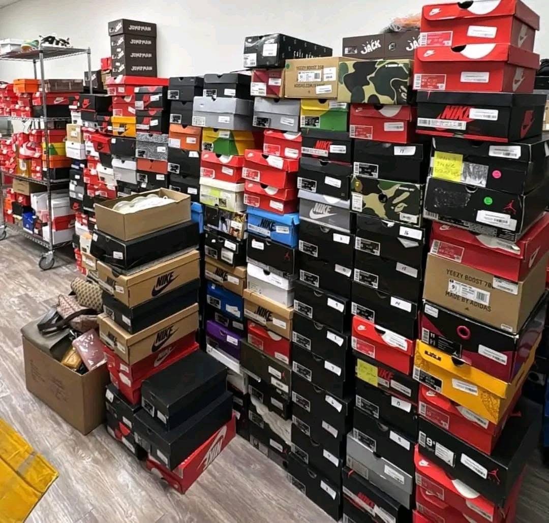 Nike Shoes Liquidation Pallets | Authentic Nike sneakers pallets 100 pairs per pallet – Bild 4