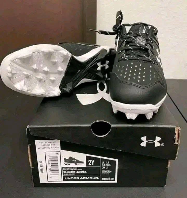 Soccer cleats pallets liquidation Wholesale