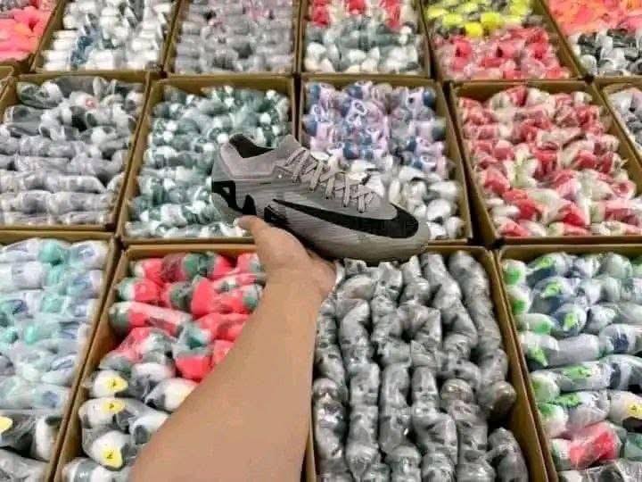 Soccer cleats pallets liquidation Wholesale – Bild 3